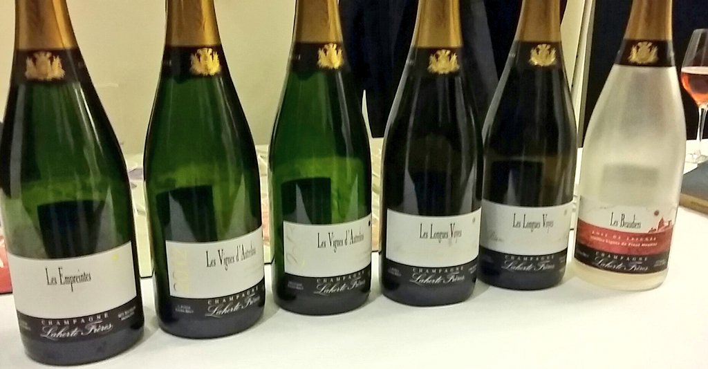 PASJOAQUIN's tweet photo. Catando los vinos con Aurelien #Laherte Freres... un atentico vigneron @a_la_vole los Pinot Meunier 2012 un misil https://t.co/RMbgVVHuWd