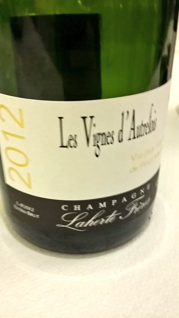 PASJOAQUIN's tweet photo. Catando los vinos con Aurelien #Laherte Freres... un atentico vigneron @a_la_vole los Pinot Meunier 2012 un misil https://t.co/RMbgVVHuWd