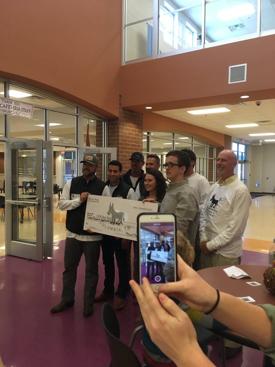 rachlthomp11's tweet photo. On Thursday at our Best Buddies Friendsgiving, it was overwhelming to see how gracious the Mental Mules of Columbia were with their donations raised from their recent 24 hour walk. Thank you Mental Mules! @Buddies__CHS https://t.co/RxgeIcQESE