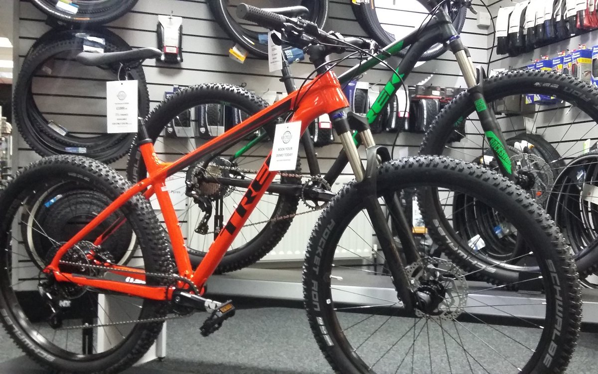 kbcycles's tweet photo. These beauties are proving to be hard to get your grubby mitts on. Luckily for you, we have stock.
#Trek #Roscoe8 #Roscoe9 @trekbikes #KBCycles #WeKnowBikes #MTB #Mountainbiking #Singletrack #PlusBike #MidFat #NewcastleBikeShop https://t.co/IWOuehTm4U