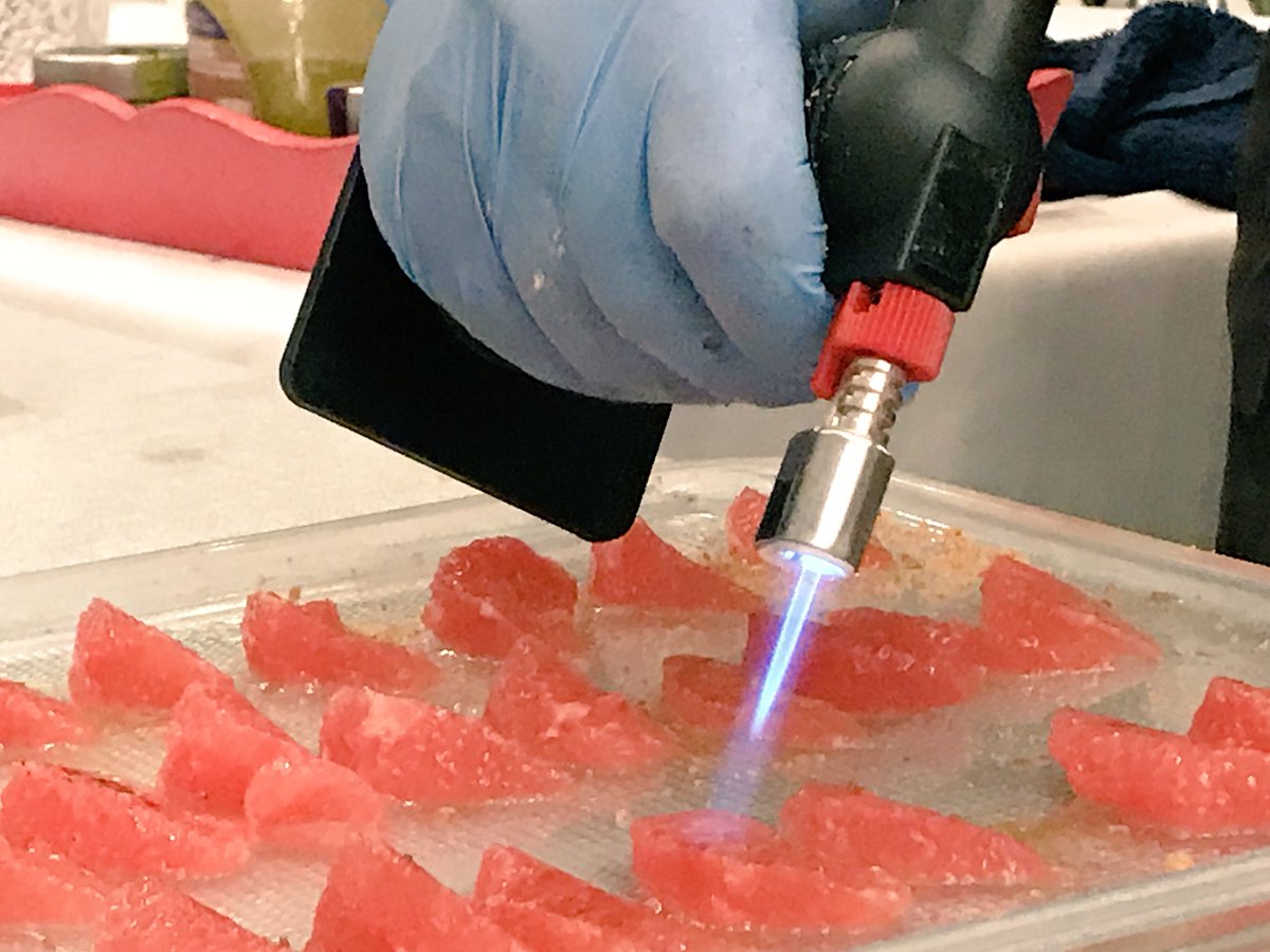 LikeSevilla's tweet photo. Trabajando en @mldelbarranco con @ClubFoodies #gastro #foodies #sevilla https://t.co/YFnRcCNOeR