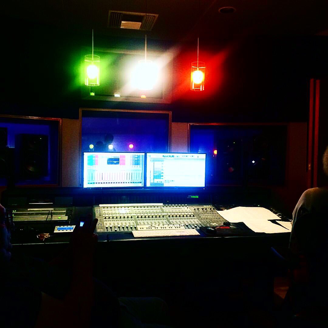BoyKatindig's tweet photo. Suburban Soul Studios LA.😎🎹 #recordingstudio #session #jazz #socaljazz #pinoyjazz https://t.co/Brke9Dp0sF