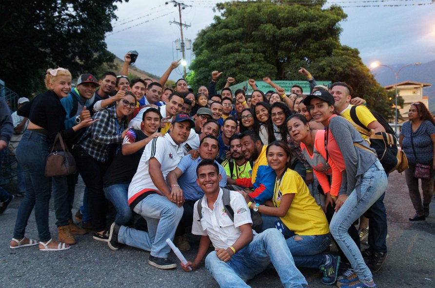 hugbelpsuv's tweet photo. Felicidades al Movimiento Único Estudiantil 23 de Abril #MUE23 que arrasó en las elecciones estudiantes en la @UPTMKR de #Mérida ¡Viva el Movimiento estudiantil Revolucionario! https://t.co/1uJFlCTGyy
