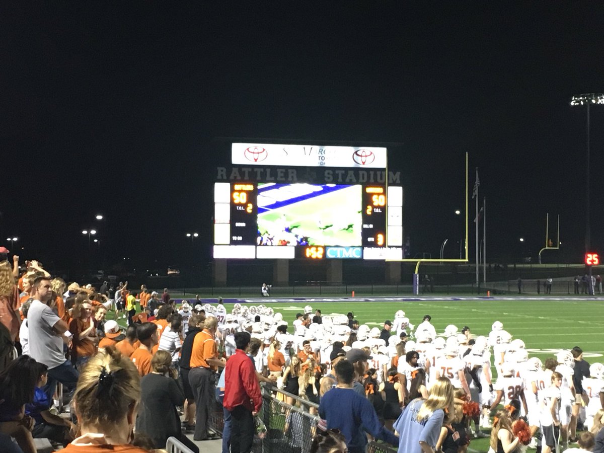 stevefloresTX's tweet photo. Proud of all 3 🏈 teams! Competed hard! @RoundRockISD proud! Good luck @StonyPointHS &amp; @CedarRidgeHigh in Round 2! @WWHSWarrior way to fight! https://t.co/qtopyfFFdX