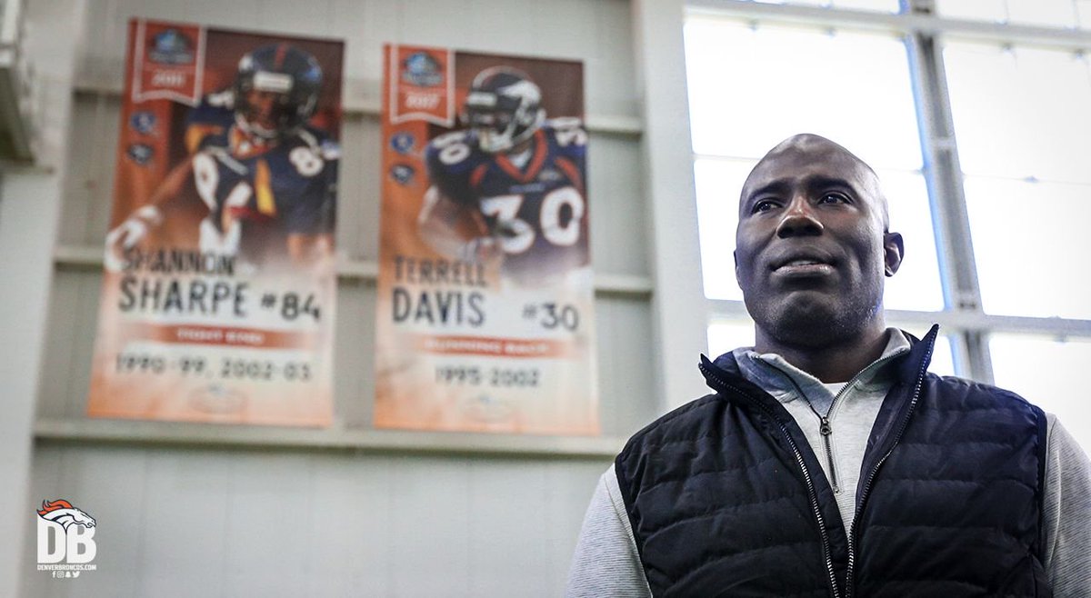 Welcome home, @Terrell_Davis.  #TDSalute https://t.co/5ve5W9m1M4