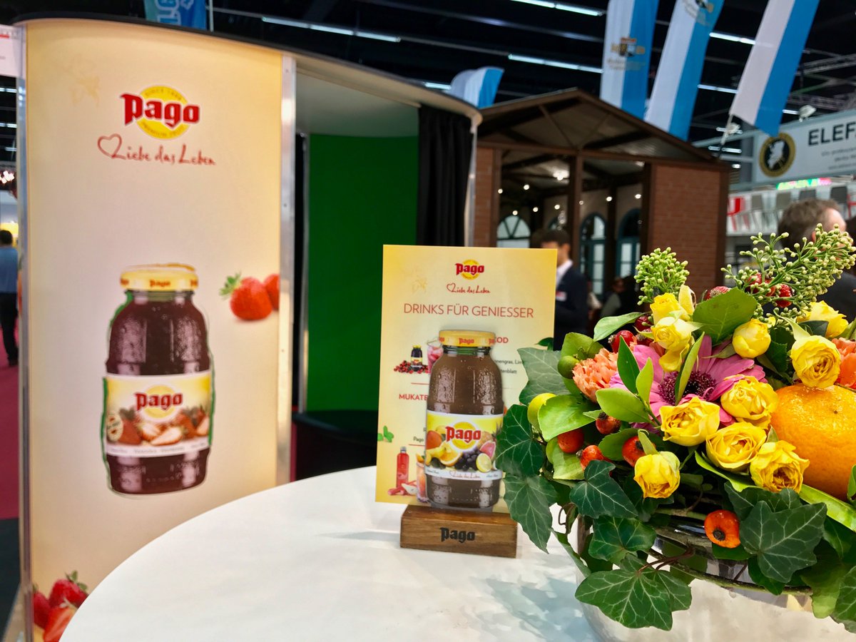 SpasskabineAT's tweet photo. Auch dieses Jahr war die Spasskabine das Highlight des Pago-Standes auf der internationalen Gastronomie-Messe "Alles für den Gast 2017" in Salzburg und wie bereits im vorigen Jahr, wurden von den Besuchern viele Fotos gemacht. Link zur Fotos: https://t.co/rK2TsgjUFs https://t.co/BcxmD8RSAg