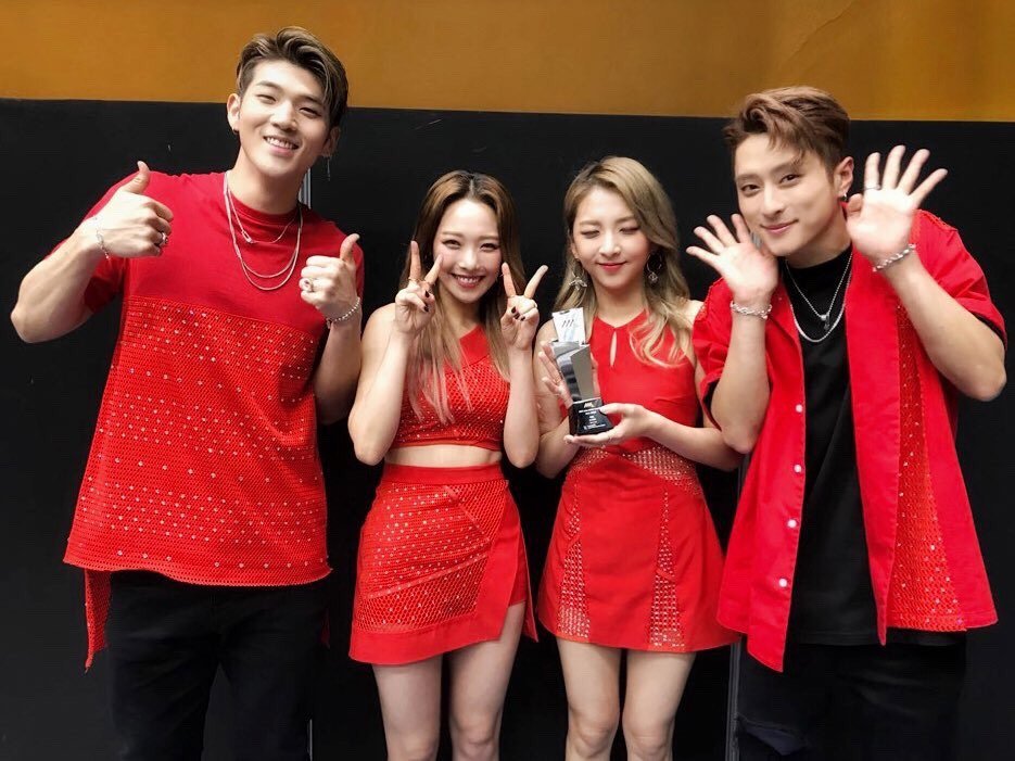 IBJeonSomin's tweet photo. Family... 👬👭

@IBjseph https://t.co/IszKN6c1Yh