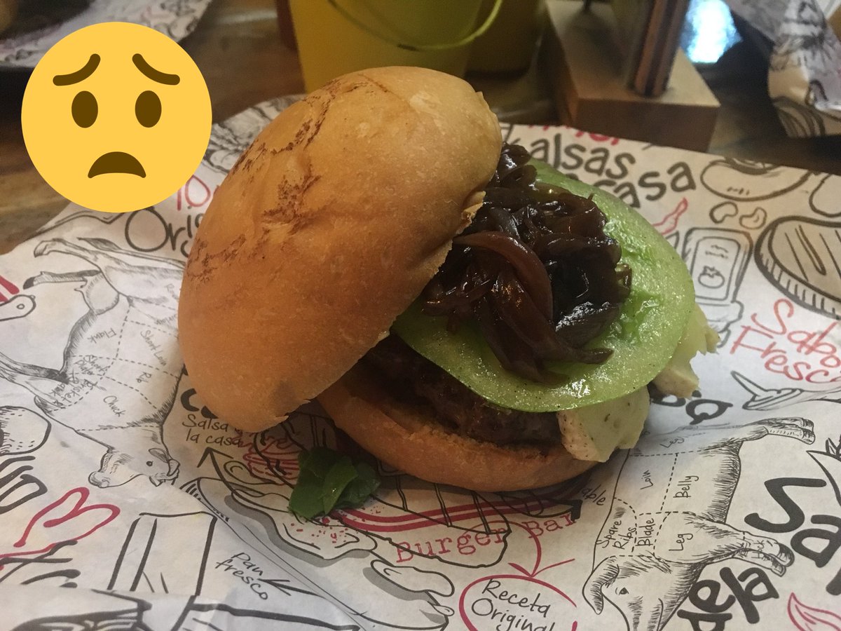 ivevi's tweet photo. #burgermasterco .. La #blackmetal de la @lapepitabb no fue lo que esperaba..muy salada.Definitivamente no en mi Top 5.. https://t.co/ofuSvClgxV