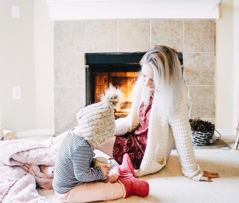 AventuraClothng's tweet photo. Saturday snuggles in our favorite PJs with @hellobohoblonde! #aventuraclothing #ecofriendlyfashion #sustainablestyles #fallfahsion #sleepwear #pjs #saturdaysnuggles https://t.co/0bYTl2dYwg