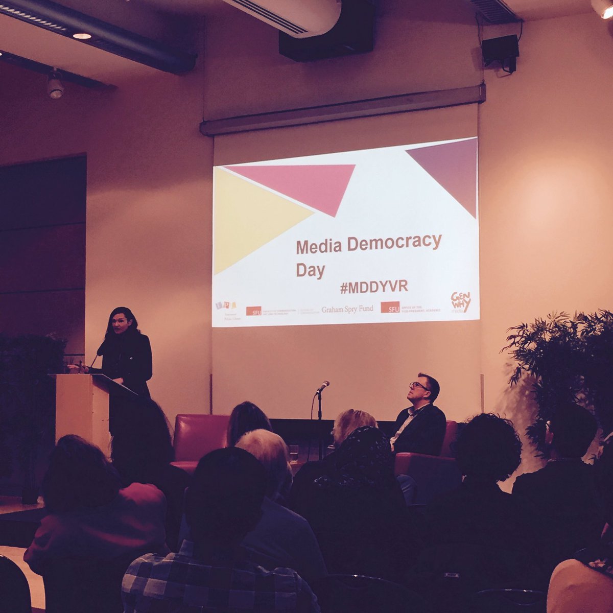 Angela Sterritt 📘 tweet media