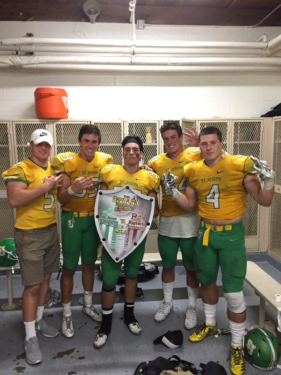 zachmowwis's tweet photo. it's been a fun 4 years with my boys, sad to say it's over #fridayknights https://t.co/GdjjeKZJJQ