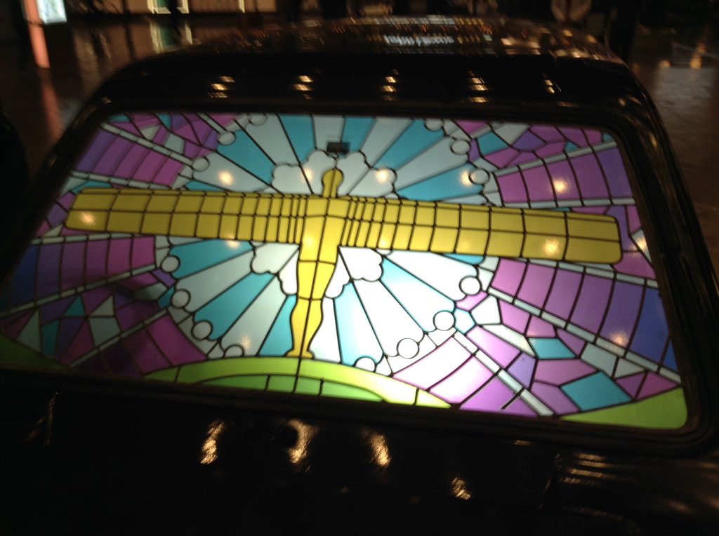 robsonandcowan's tweet photo. A walk around the @OXChristmas Light Installations this evening,so much to see and so little time #AngleOfTheNorth made me homesick https://t.co/p1dt5P66iQ