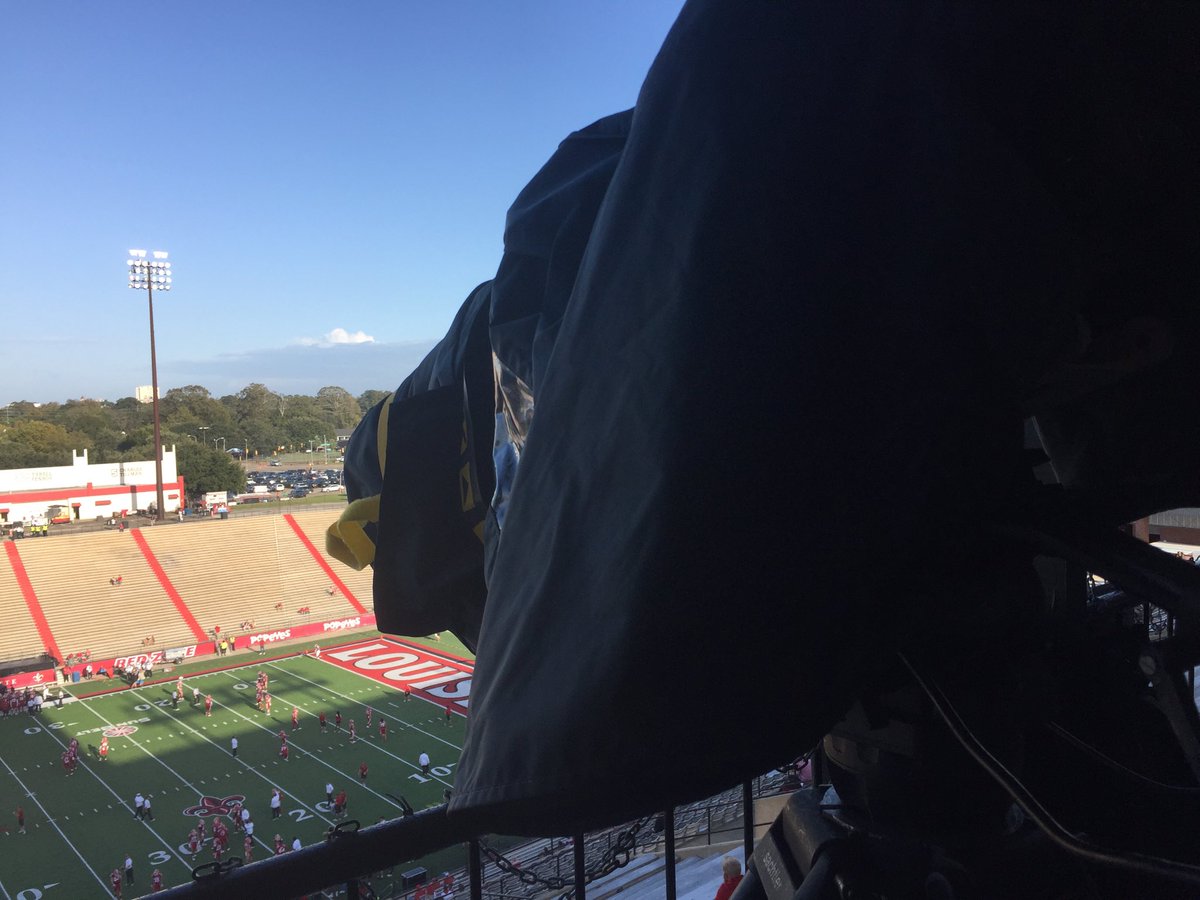 chrisgossen's tweet photo. The Ragin’ Cajun “Gumbo-Tron”
Krewe is ready for today’s Homecoming game! Rain or Shine!!!!! #GeauxCajuns #gumbotron #ChannelOneDigital https://t.co/6pR0jplMxP