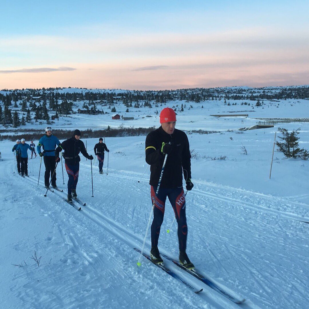 HCav1660's tweet photo. Nordic Skiing: Ten Household Cavalry personnel have been lucky enough to learn how to Nordic ski, in Norway at the Sjusjøen ski centre.
All are progressing well trying to master the classic and skate techniques. #trustedguardians #pickyourposition #skiing https://t.co/uvmj2MtO9E