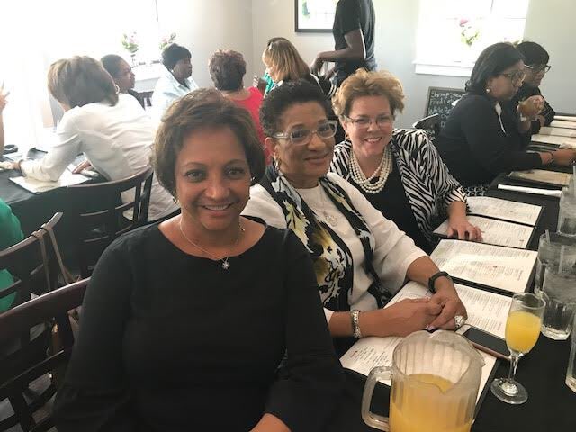 CCchapter_links's tweet photo. Wrapping up Friendship Month with Lunch at Katie’s! 💚 #FriendshipMonth #LinksInc #CCCLinks #LinkedInFriendship https://t.co/6y7hbDPQmn