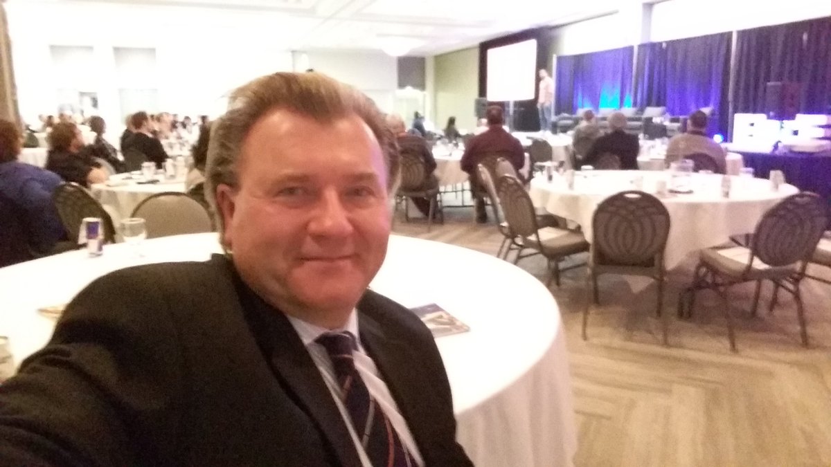 teddysims007's tweet photo. @keenan delivers a great keynote on "Why You Lose When You Sell Your Product" at @entredevcon #EDCEWPG2017 #EDCE #Winnipeg https://t.co/IRRyWWi88Y