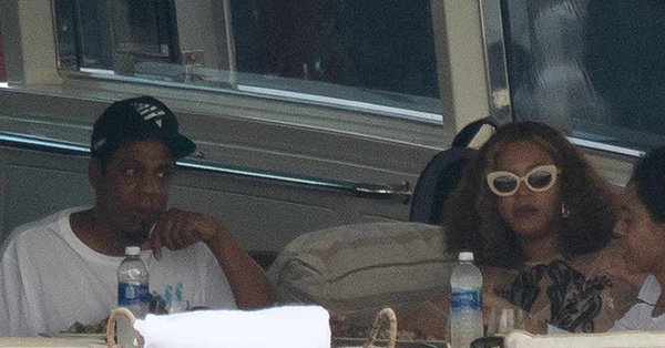 News on Twitter: "Beyoncé took a break from walking on water for a Flawless Miami with Jay-Z and Blue Ivy: https://t.co/qIMJhTnzm0 https://t.co/9vczSPtnEM" / Twitter