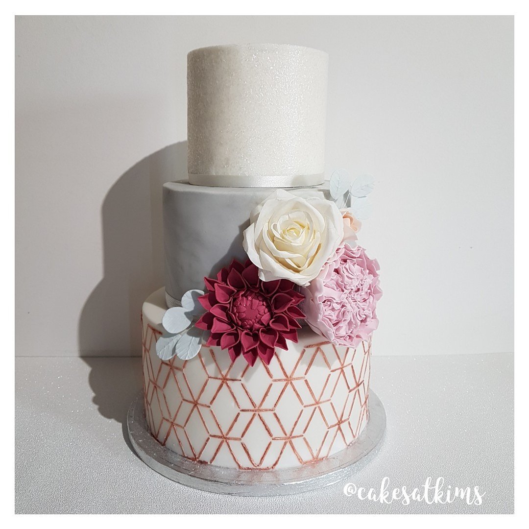 Cakes at Kim's tweet media