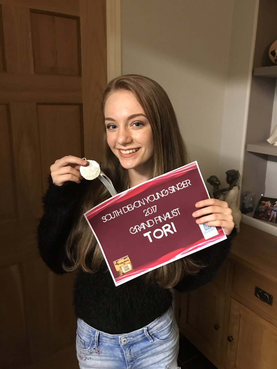 LizzyD_official's tweet image. 😳😊 I've just won South Devon Junior Singer 2017. Made some new friends and had lots of fun. Thank you @PptProductions for a great professional day. @PQATorbayNew @brixhamcollege @BoostTorbay @BreezeDevonNews @BrixhamNewscom @mamapikmusic