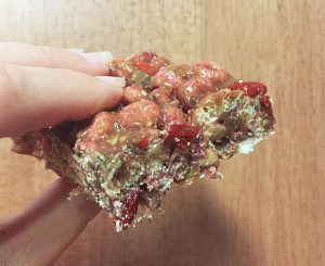 BodyCompassBlog's tweet photo. Cereal on the go? It’s possible! These #cerealbars are made w/ #poweros from @lovegrown!
#shakeologyrecipes
https://t.co/HcwAM24XEW https://t.co/vGd0maM57s