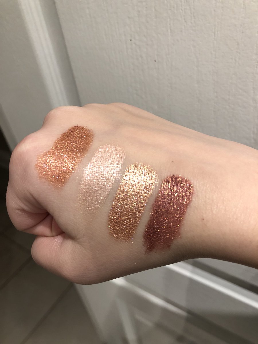 We also have our newest line of eyeshadows. These are from the Blush Palette, though they can be bought individually! In the first picture they were applied dry and in the second they were applied wet, our shimmer shadows always work better when applied with a damp brush! 🤩