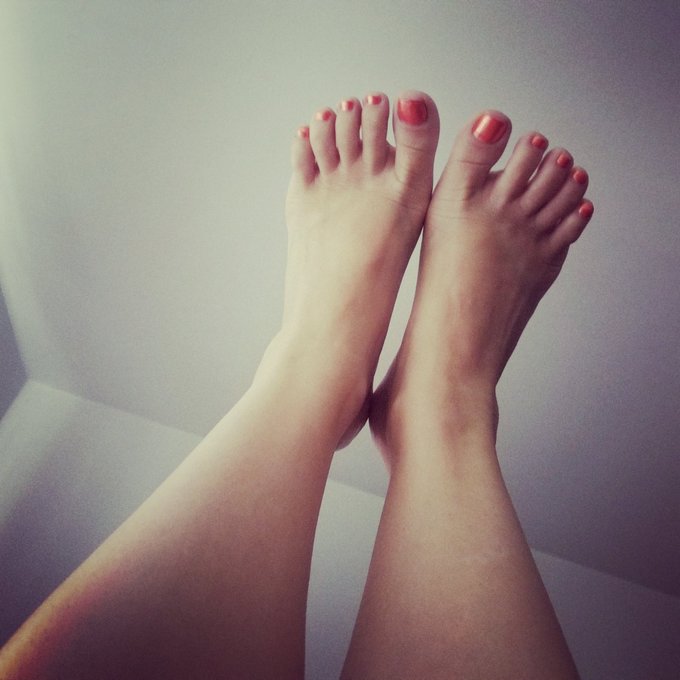 Just felt like showing off for you    #spreadtoes #feet #pedicure #footworship #footfetishnation #footfetish<a href="/tag/spreadtoes"class="tags">#spreadtoes</a><a href="/tag/footfetish"class="tags"><span>#footfetish</span></a><a href="/tag/feet"class="tags"><span>#feet</span></a><a href="/tag/pedicure"class="tags"><span>#pedicure</span></a><a href="/tag/toes"class="tags"><span>#toes</span></a><a href="/tag/footworship"class="tags"><span>#footworship</span></a>