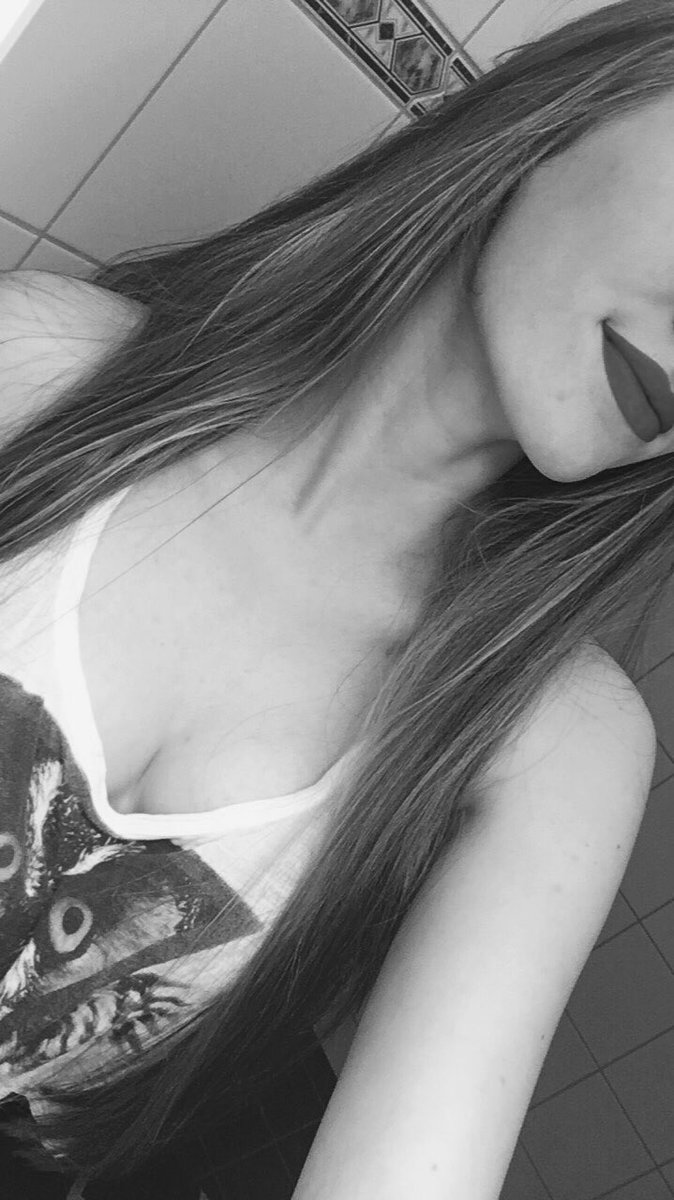 FDominatrixes's tweet photo. Who dares to be drained by me or who dares to serve me? Many lucky pigs has gone before you... Maybe it’s your turn now. #Paypig #FinancialDomination #paypiggy #paypiggie #findom #findomgoddess #spoiledbrat #finsubs #submission #walletrinse #dominatrix #finsub #dominance https://t.co/Ev39uma2Na