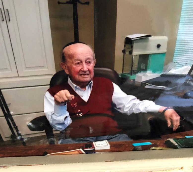 Max Wider, Holocaust survivor and respected Torah scholar, dies at 99 dallasnews.com/obituaries/obi…