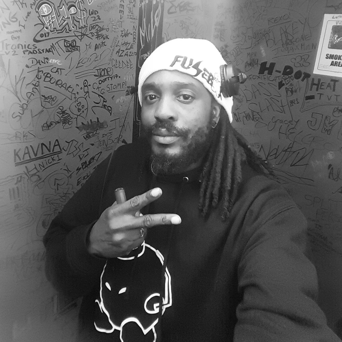 wayneblake's tweet photo. @fuseboxdnb @DoseRadio @Coolhandflex_uk @wayneblake @Martyn_nytraM @mazydizzle @DJTEKNOLA @fuseboxdnb 💣#7EVENMAZYD #FUSEBOXRECORDING #fuseboxclothing #vibecatcher https://t.co/bcXWw22c7M