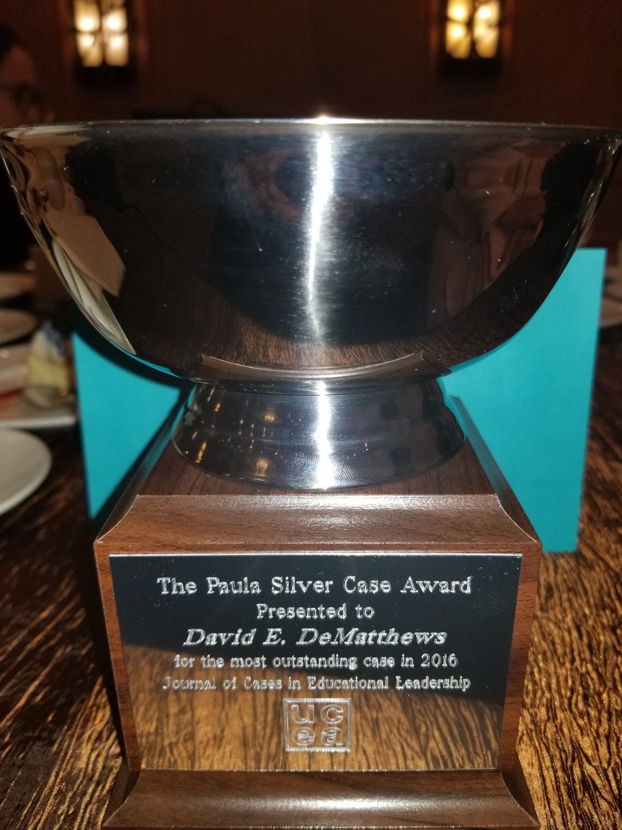 ElenaIzquierdo3's tweet photo. UCEA 2017
THE PAULA SILVER CASE AWARD
UTEP"s @DrDeMatt & Izquierdo #UCEA2017 #UTEP # https://t.co/bN0yTFNjf7