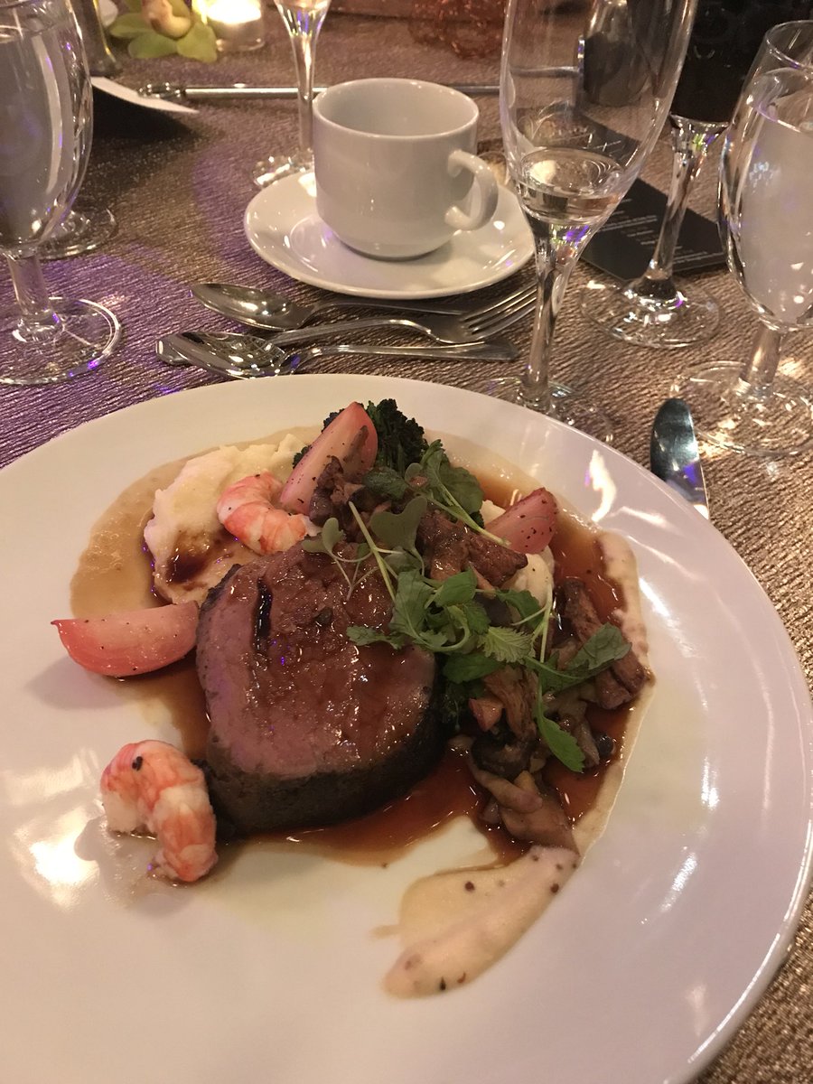 LALimoVictoria's tweet photo. @ourvichospitals #visions2017 2nd course @FairmontEmpress https://t.co/VXvWoKQx6t