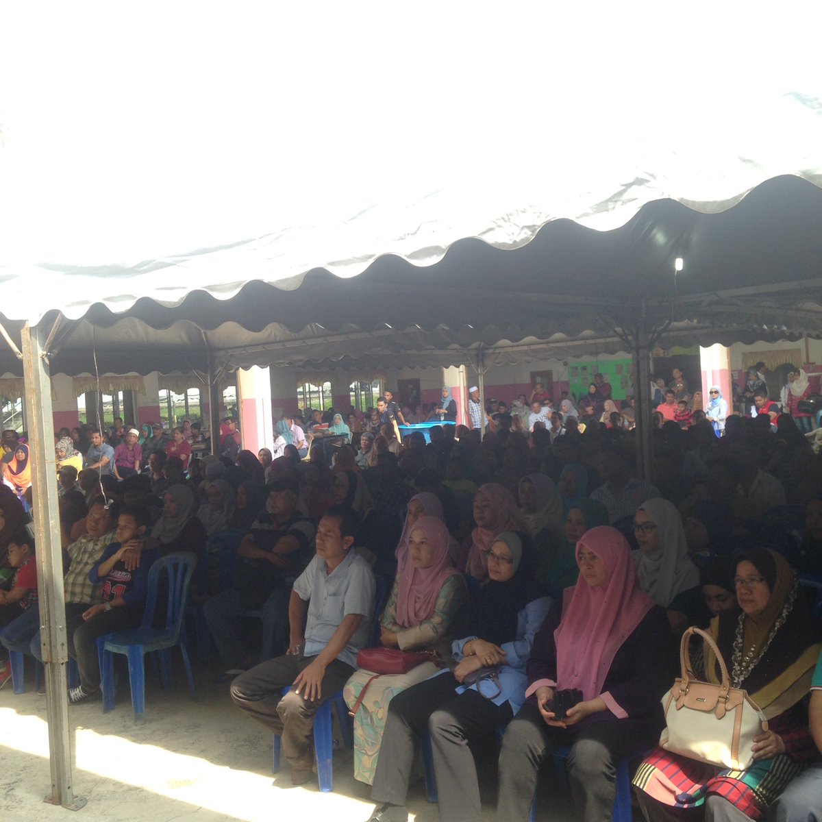 twt_jpppmm's tweet image. #liveupdate : sedang berlangsungnya sesi taklimat ibu bapa bersama JHEPP @pmm_poliedu @tuitpmm #mpppmm #soaringupward #mhsdis17