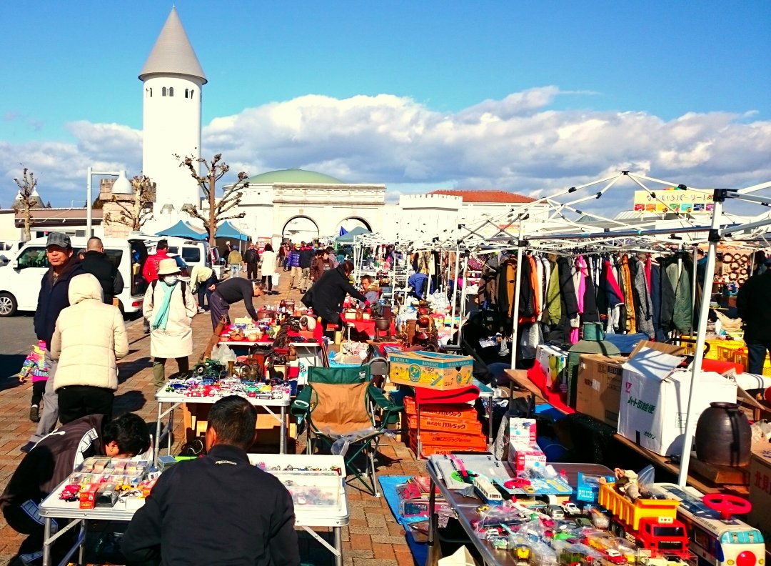 日本語教師 Koshi 岡山サウスビレッジのフリマに来ています 掘り出し物が有るかも フリマ フリーマーケット 日曜日 日曜の朝 こんな感じ おはようございます コメント歓迎 インスタ友達募集 いいね返し Sundaymorning Goodmorningworld