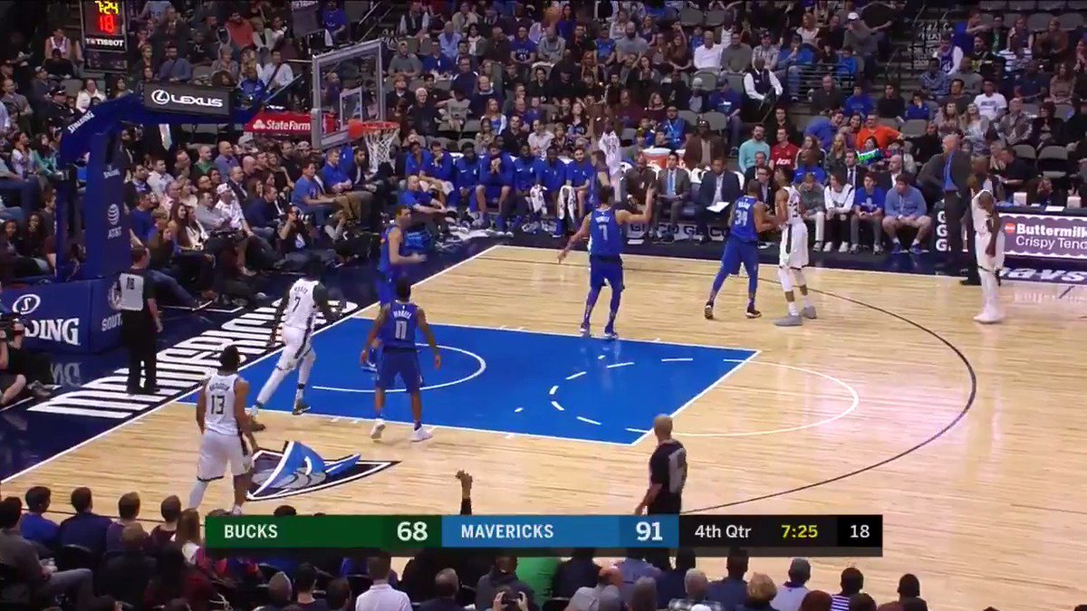 Liggins ➡️ Middleton for three!!  #FearTheDeer https://t.co/qK1JmdU6wC
