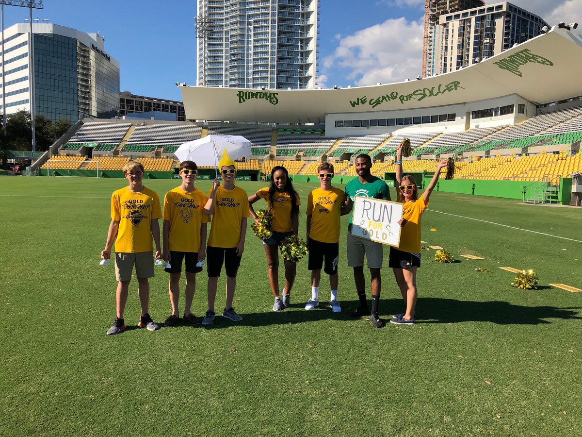 SoniaSonzW's tweet photo. Today was a great day! @stpeterunfest @GoGoldForCancer  @HardRockGuys @HardRockGirls 💛🎸 https://t.co/gIheUTQvV3