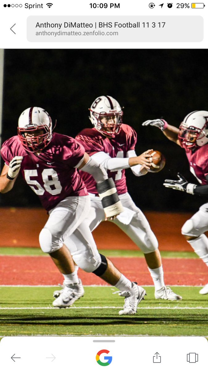 bigmike645's tweet photo. Moments in life where I can just look at a picture and tell you everything that happened in that moment. I will miss high school football and everything that it taught me. I love my teammates, fans, coaches etc. 58 is out✌🏻#Bruce https://t.co/2bgpkp3cPF