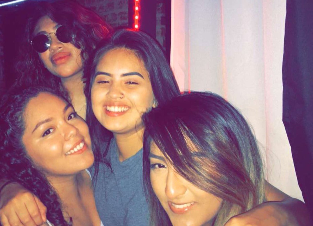 WiuGammas's tweet image. Happy 1st Gammaversary to G.S Diamantes 💖✨ Keep putting in work and being fierce. We can't wait to see everything else you all accomplish for our chapter and yourselves. Theta loves you 🌹❤️ #FA16 #SigmaLine #1YearDown #ALifeTimeToGo 💕💜