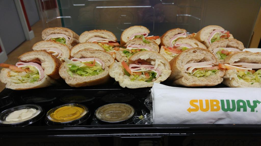 TammyHeisel's tweet image. Huge thanks to @SUBWAYCanada for feeding our @ExtraLife4Kids team! #24hours #Gaming