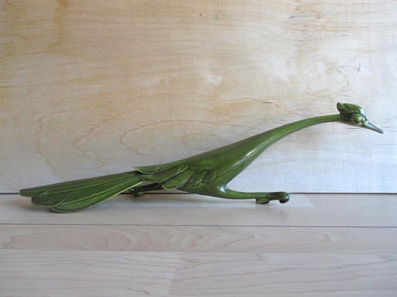 SquirrelAwayVtg's tweet photo. Vintage Roadrunner, Anthony Freeman McFarlin Bird, California Pottery USA 166, Mid Century Olive Green Roadrunner, Stamped with Original Tag https://t.co/ZiQEdhMGtY  via @Etsy #californiapottery #anthonyfreeman #freemanmcfarlin #roadrunner #bird #midcenturymodern https://t.co/GGK4VjbkPy