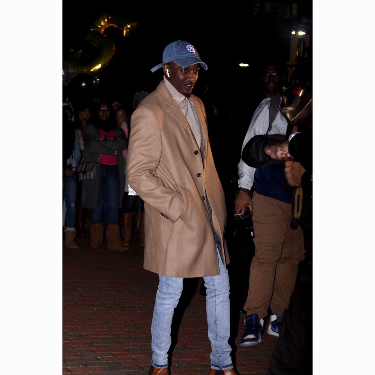 TheSwaddler06's tweet photo. #4téStyle #4té #FourteProductions #style #gritup Lol — @ALDO_Shoes @BananaRepublic @PacSun @4TEproductions https://t.co/1H9NdcTUgv