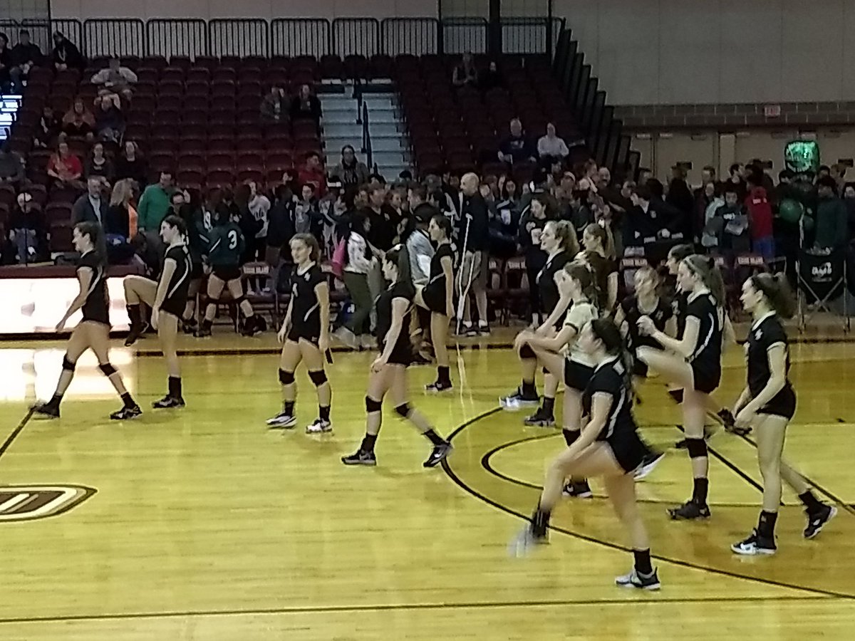 Mrs_D_Sweet's tweet photo. It's almost game time, let's go SKIPPAHZZZZ!! @NoKingstownHS @NKHS_RI #nkhspride https://t.co/cU1cV5krgO