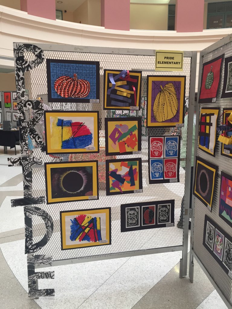 carrieadevaney's tweet photo. So #Proud2BatPride ! Our @PrideLionsVCS art T @KelsiQuicksall ❤️'a Ss+she communicates her ❤️4 art 2 them. Deland Fall Festival of the Arts! https://t.co/XO9Tyts4bz