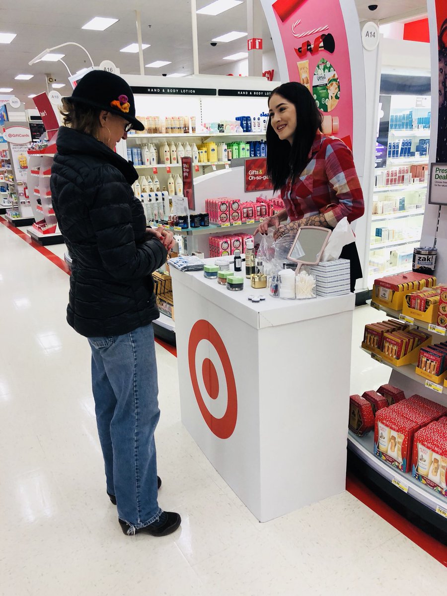 @ChrisPage30 <a href="/DaleVenteicher/">Dale Venteicher</a> I am continually AMAZED by the excellent guest experience beauty TM, Trenda, consistently delivers! Today she is sampling and guests are loving it! <a href="/adriennelebo/">Adrienne Lebo</a>