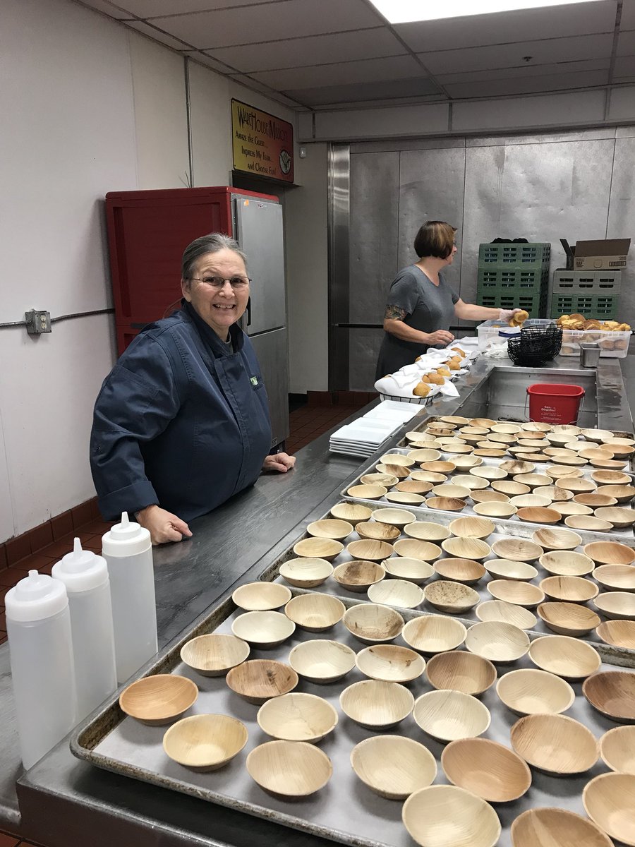 SlowFoodSWWA's tweet image. Taste Renaissance 2017....pre-event featuring the Port of Vancouver and Clark College Culinary has begun! #portofvancouver #tasteren2017