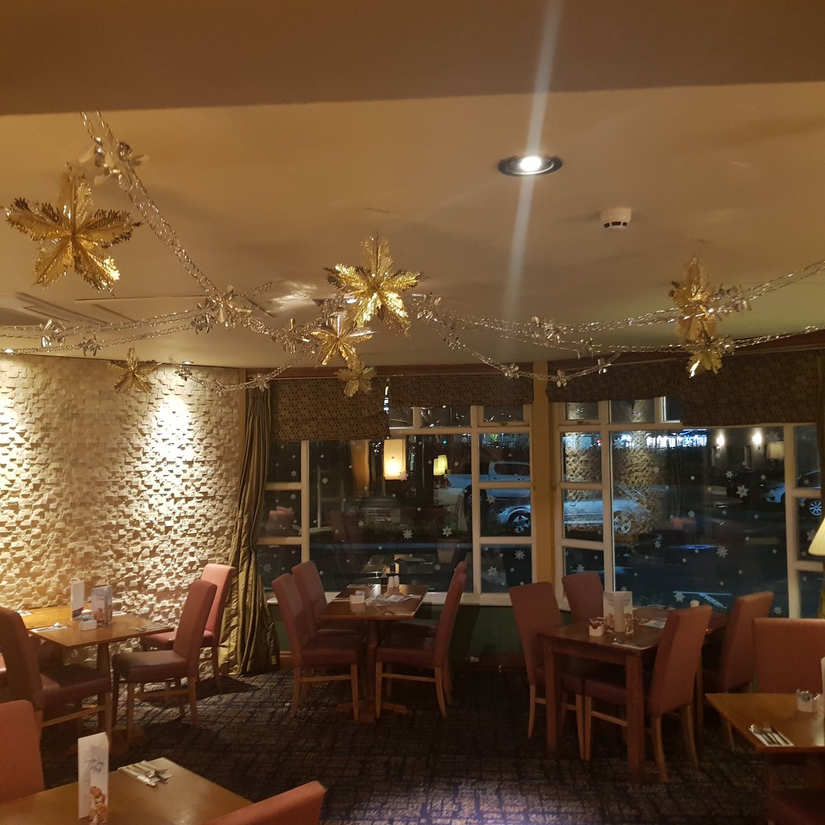 FCtabletable's tweet photo. Xmas is here at the french connectio n @SteveAdamsTT https://t.co/paqm9RmS9I