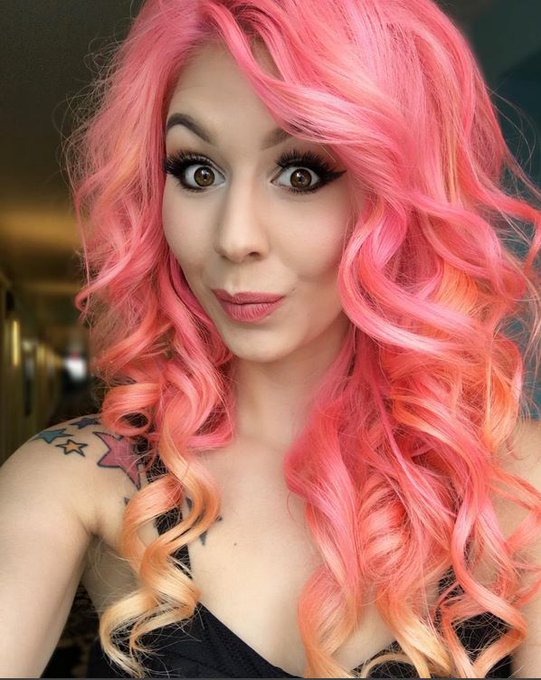 Hope your night is lots of fun! 😘 https://t.co/bUEay62lss
