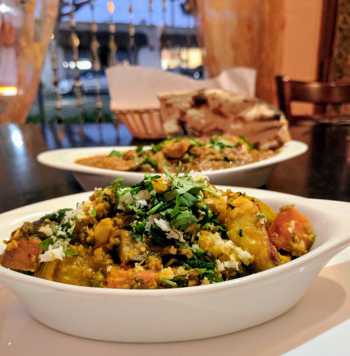 DhabaSM's tweet photo. When you eat at Dhaba, if you leave hungry, it's your own fault. #Hearty #HomeStyle #Delicious https://t.co/v2xqjWMoDr