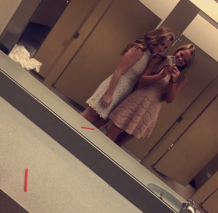 sprice298's tweet photo. Happy birthday Mariah!!🎊🎊 thanks for winning big at the casino for me🤑🤑🤑 love you💖 @mfoote10 https://t.co/U28zDdBpyq