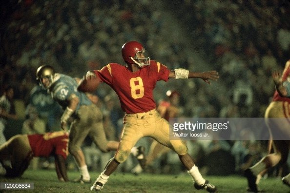 HelmetAddict's tweet photo. #UCLAvsUSC is one of the best looking games in College football. https://t.co/f6SuHKDS8F