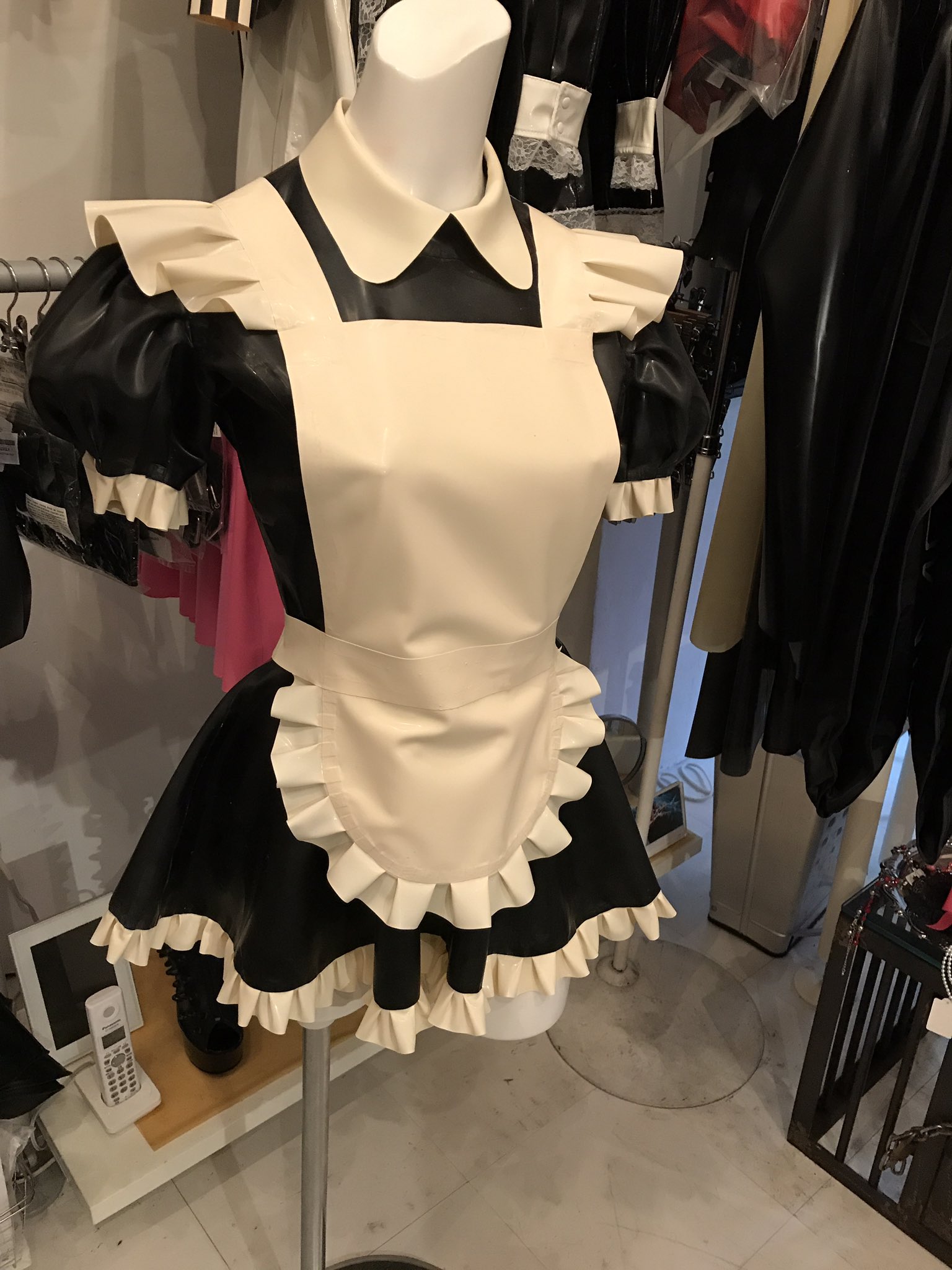 ラバーメイド　ラテックスメイド　コスプレ　ゴム　Lサイズ相当 ラバーメイド ラテックスメイド コスプレ ゴム Lサイズ相当 売り切れ